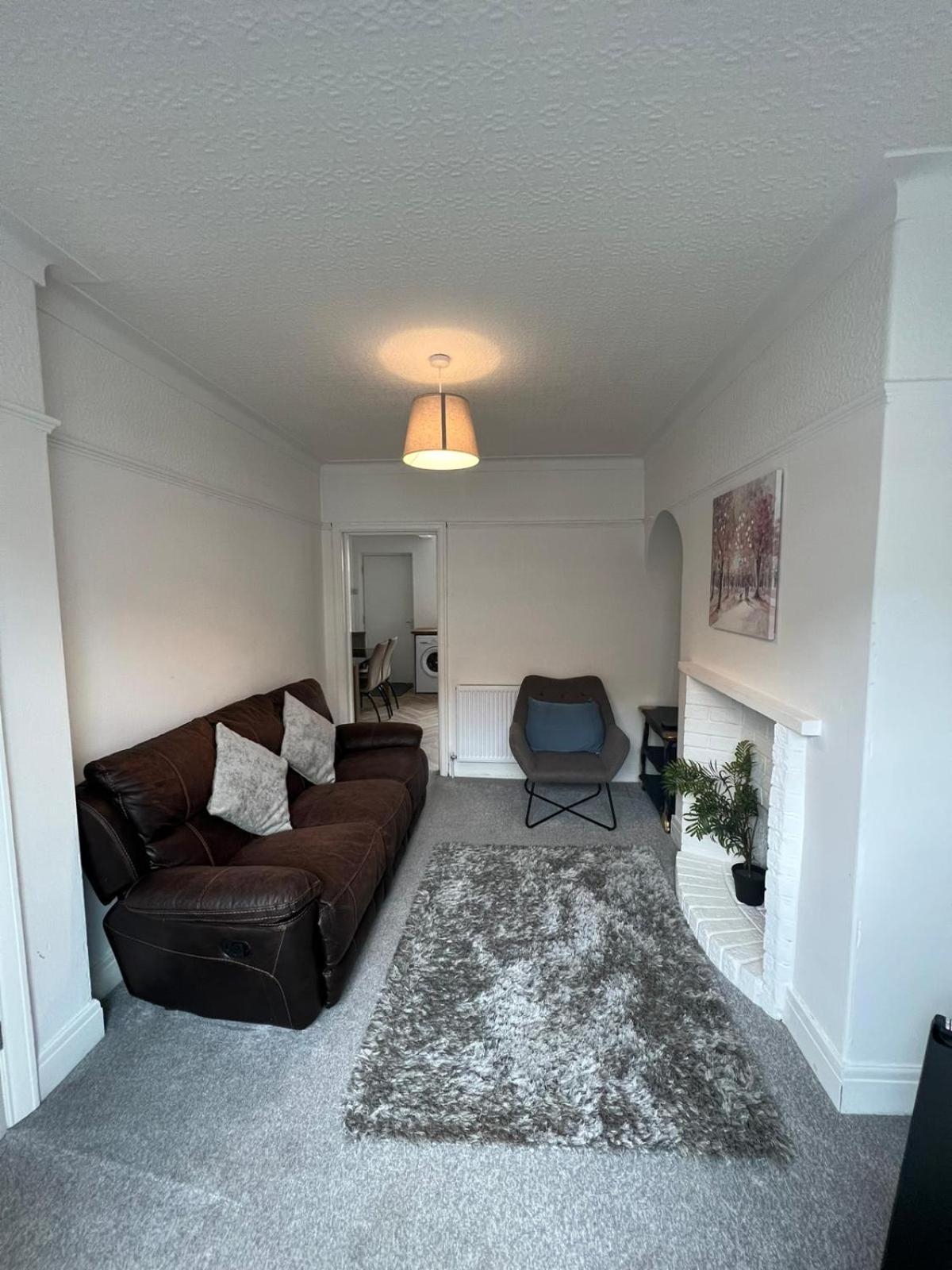 Cosy Fresh New Refurbished House *