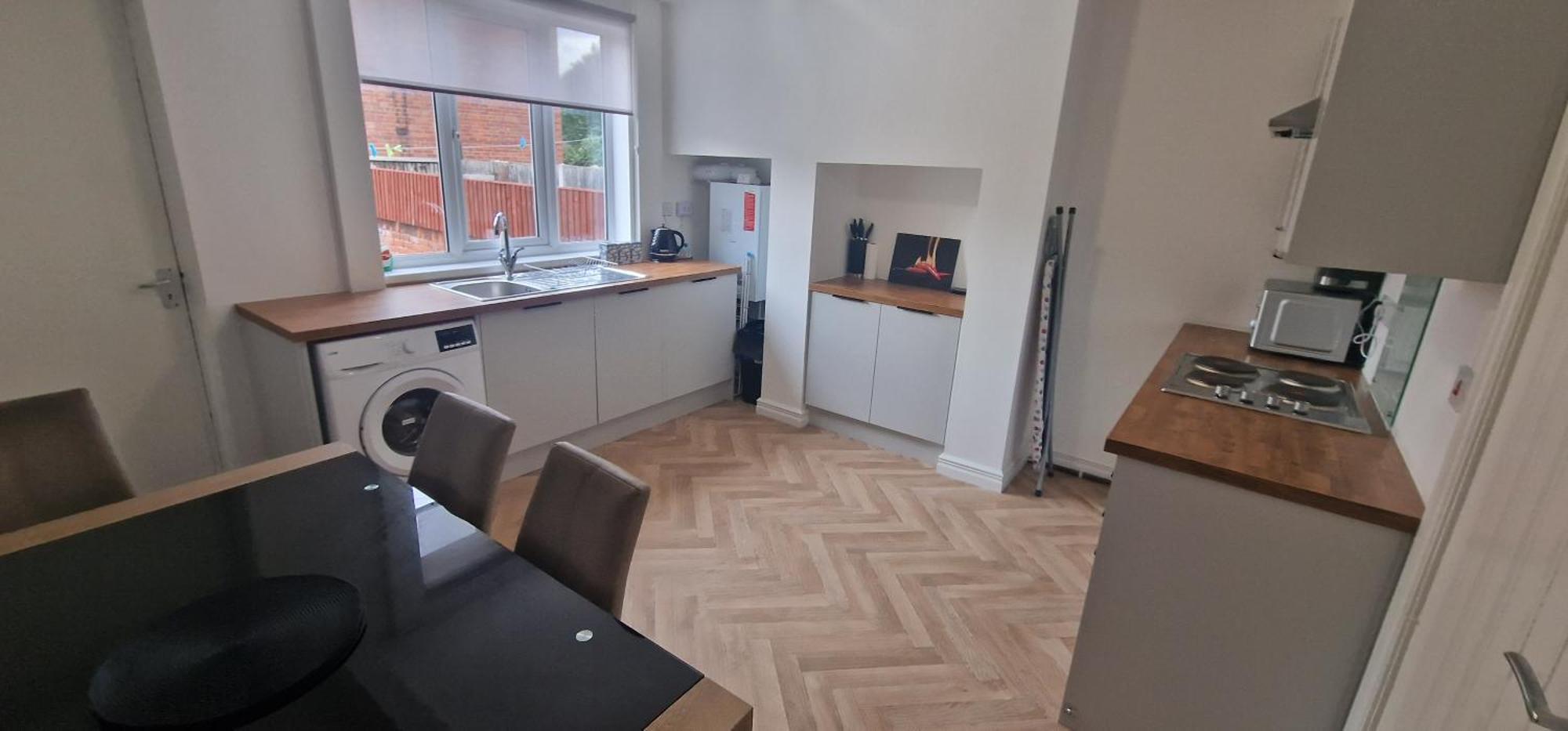 Cosy Fresh New Refurbished House Apartment