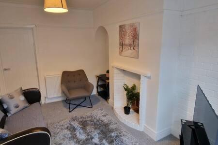 Cosy Fresh New Refurbished House Apartment