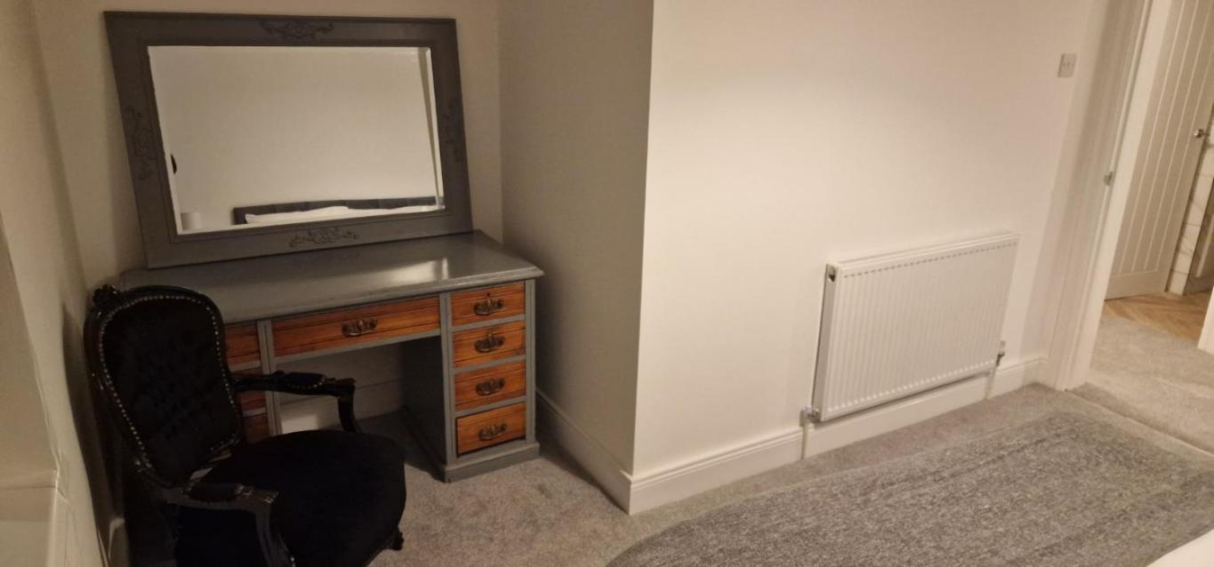 Cosy Fresh New Refurbished House